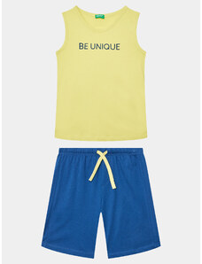 Komplekti kuuluvad t-särk ja šortsid United Colors Of Benetton
