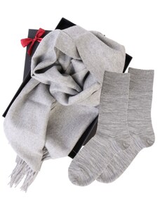 Sokisahtel Alpakavillast salli ja DOORA hallide sokkidega kinkekarp naistele
