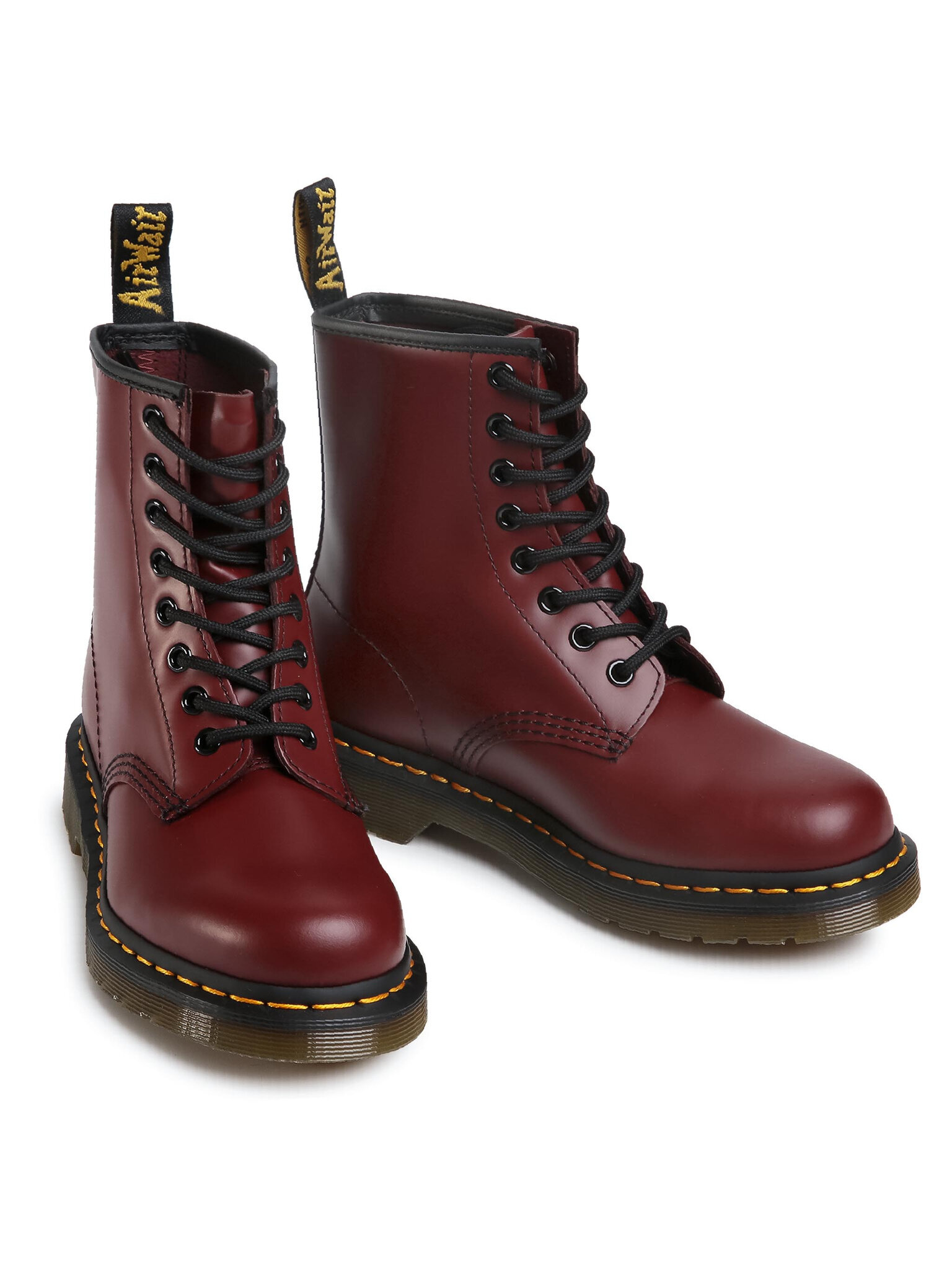 Lendurisaapad Dr. Martens