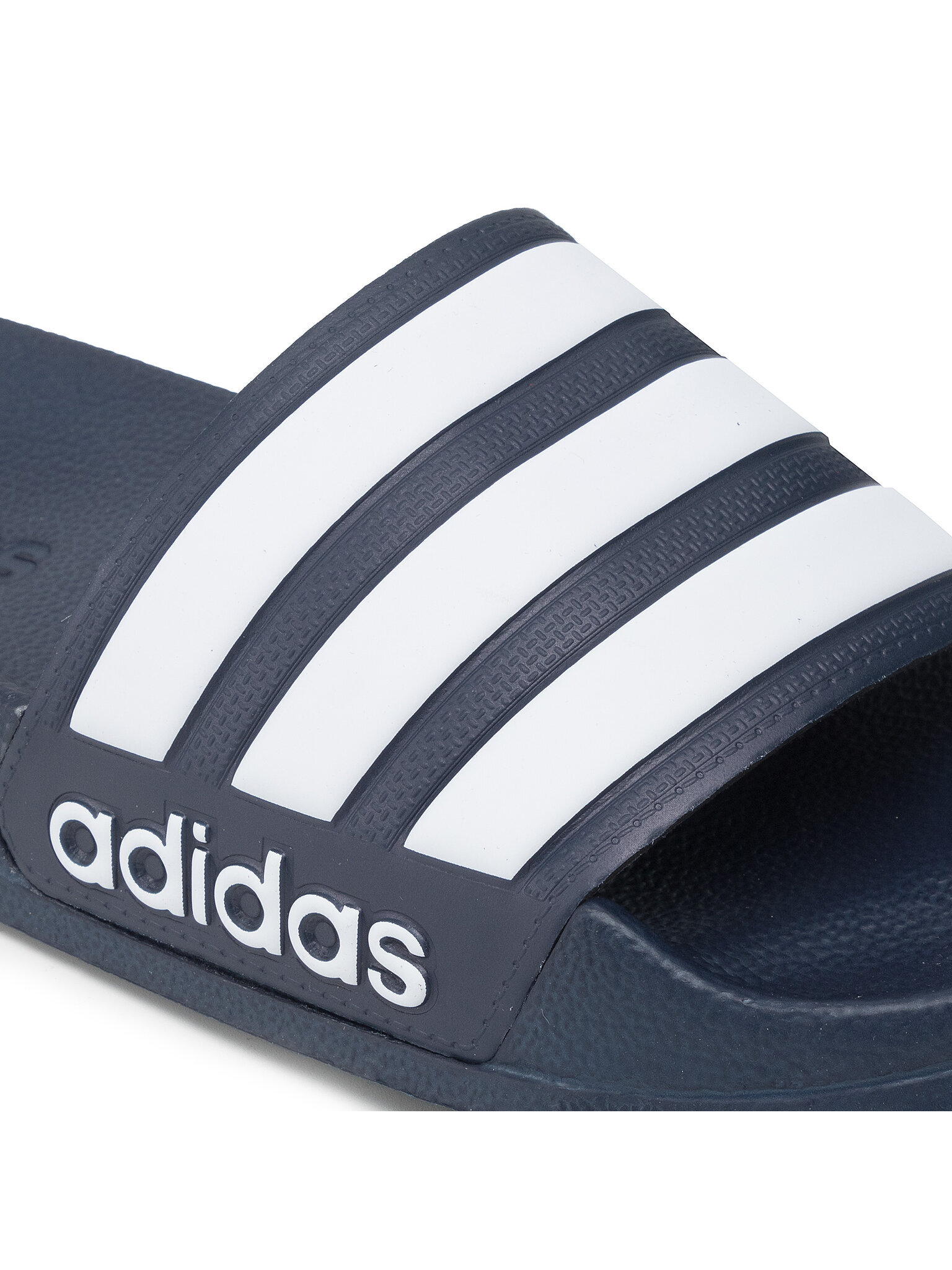 Plätud adidas