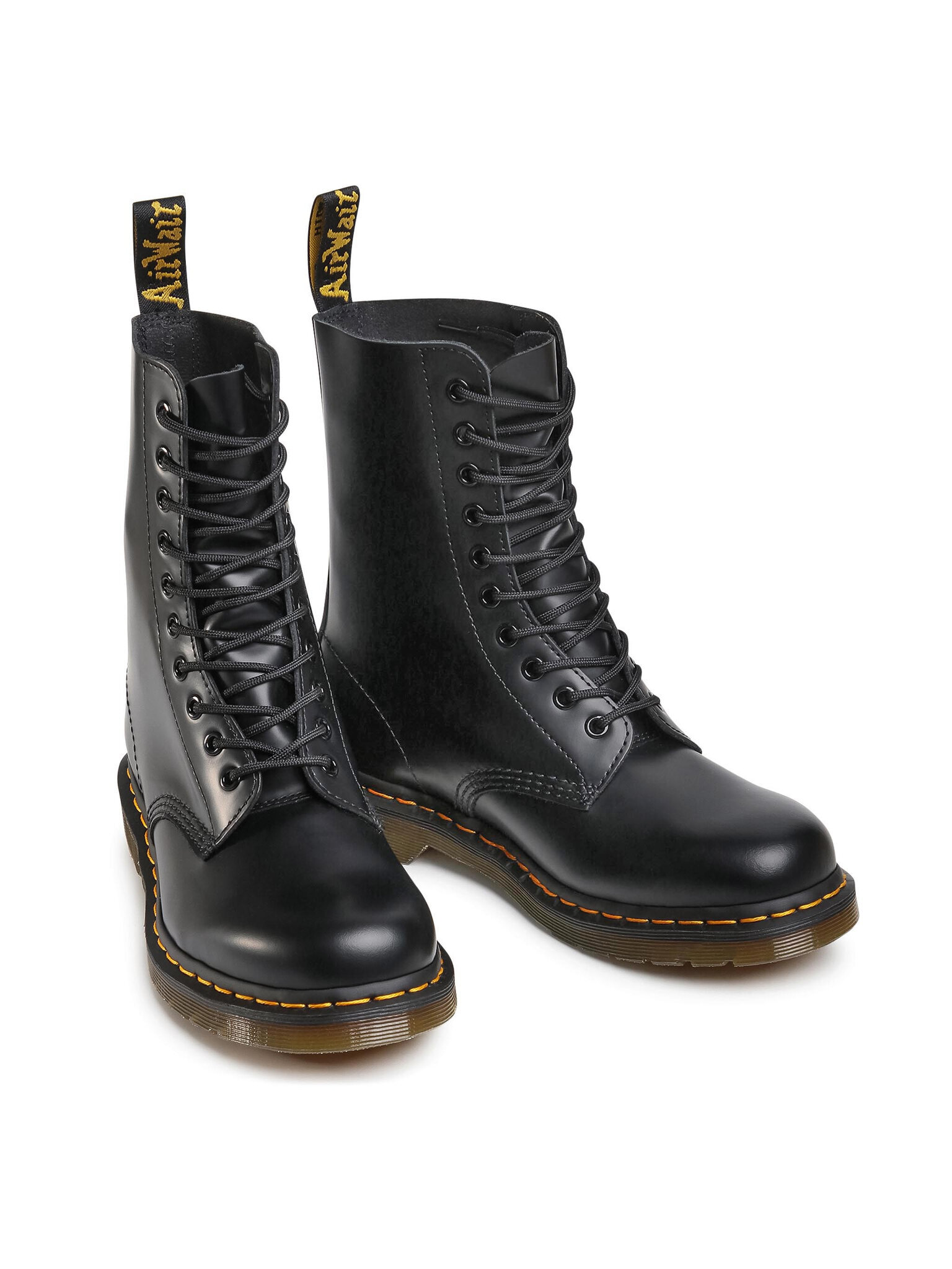 Lendurisaapad Dr. Martens