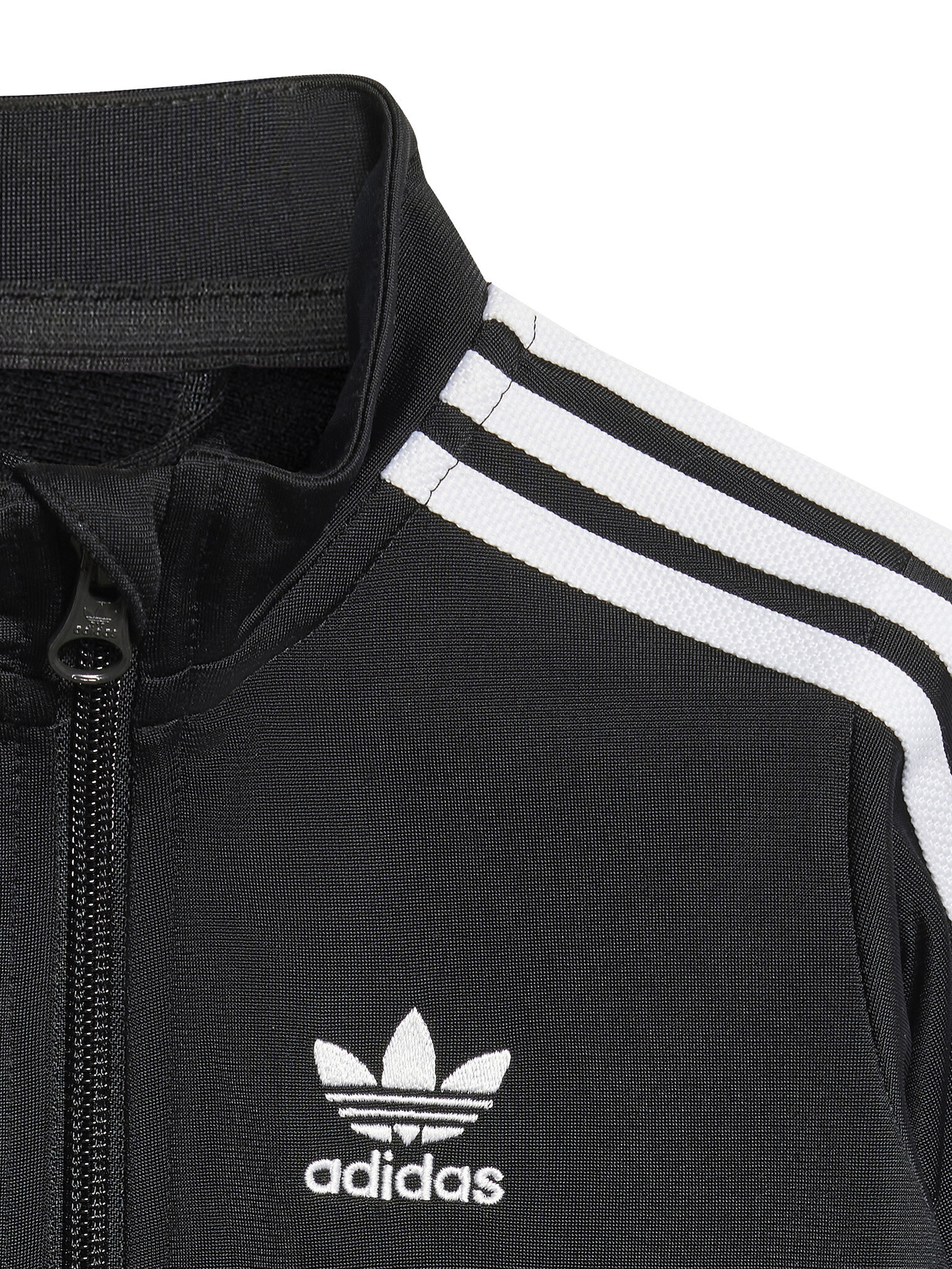 Spordidressid adidas