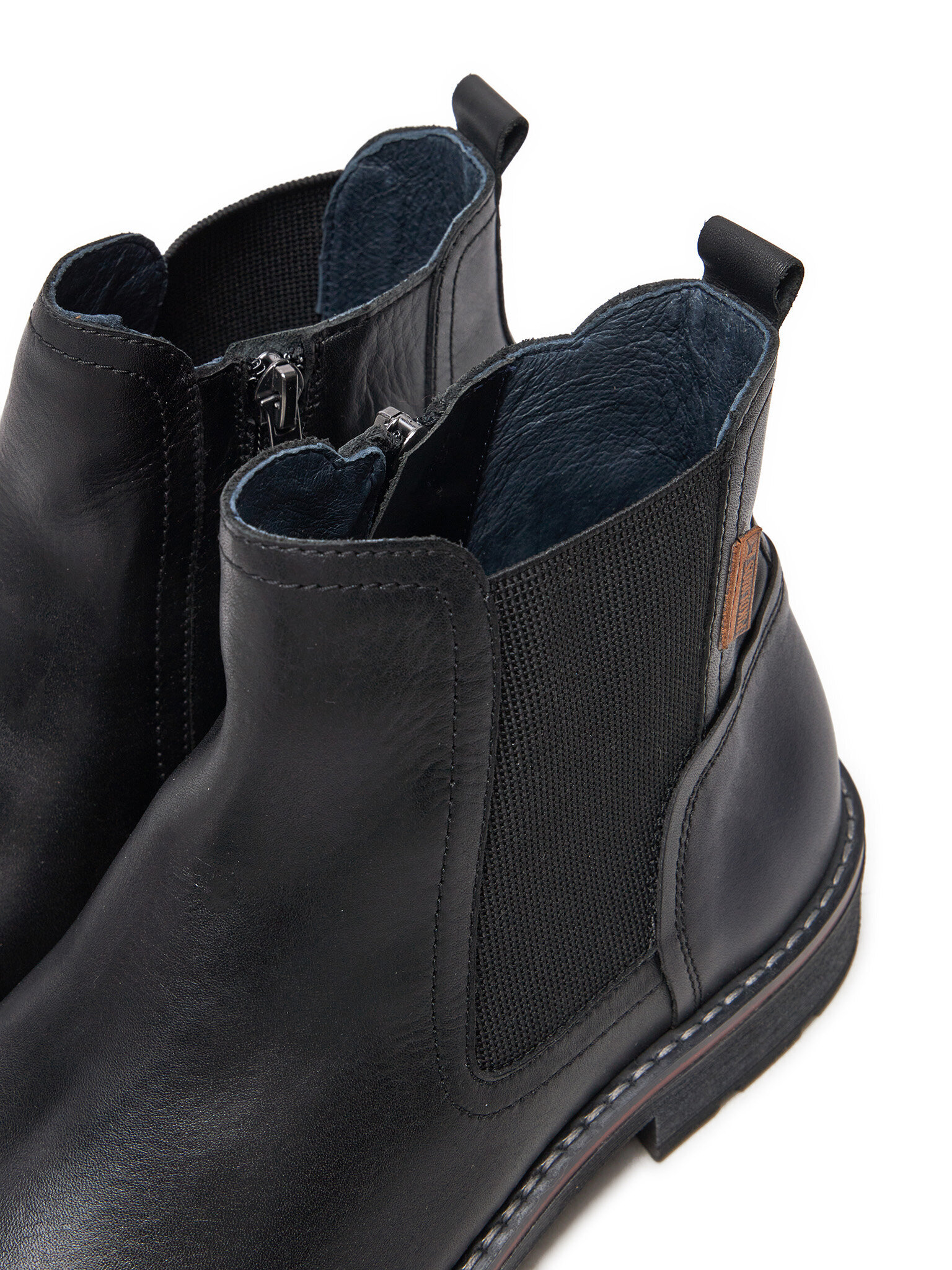 Poolsaapad Pikolinos