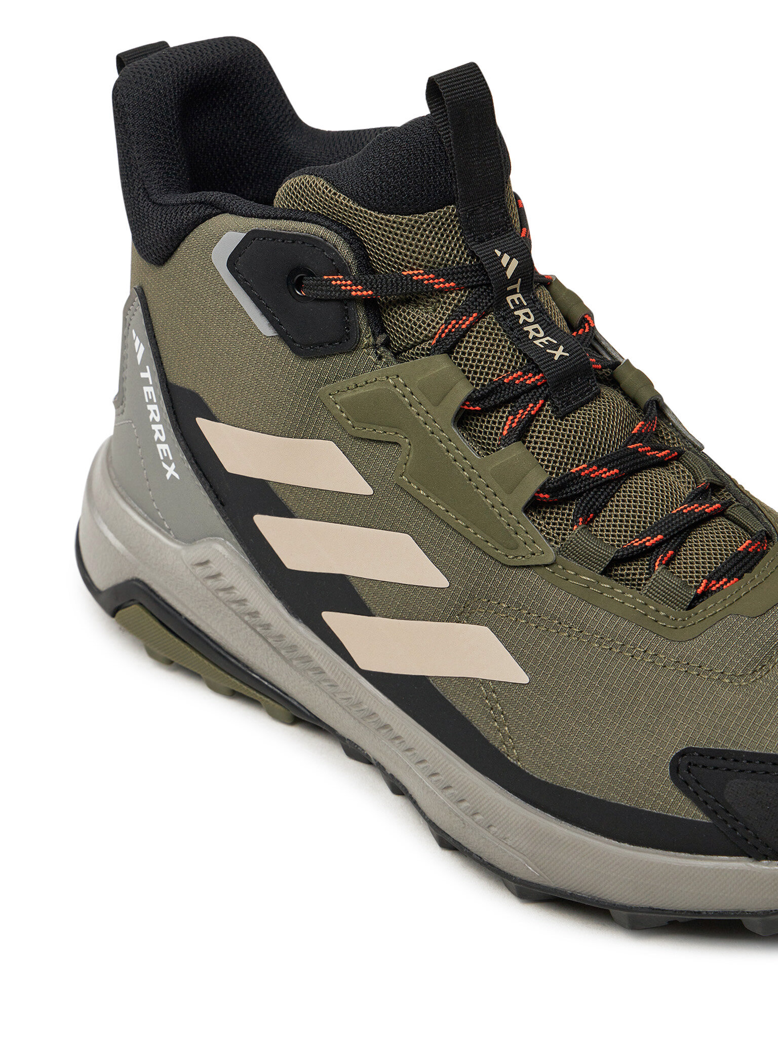 Matkajalatsid adidas