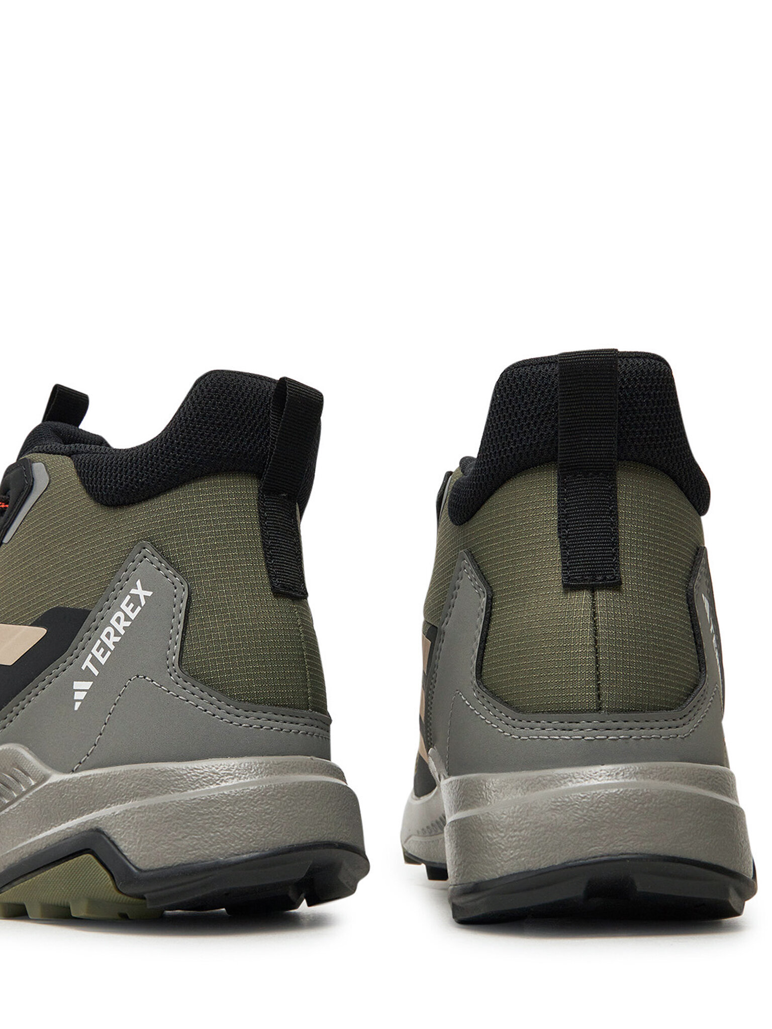 Matkajalatsid adidas