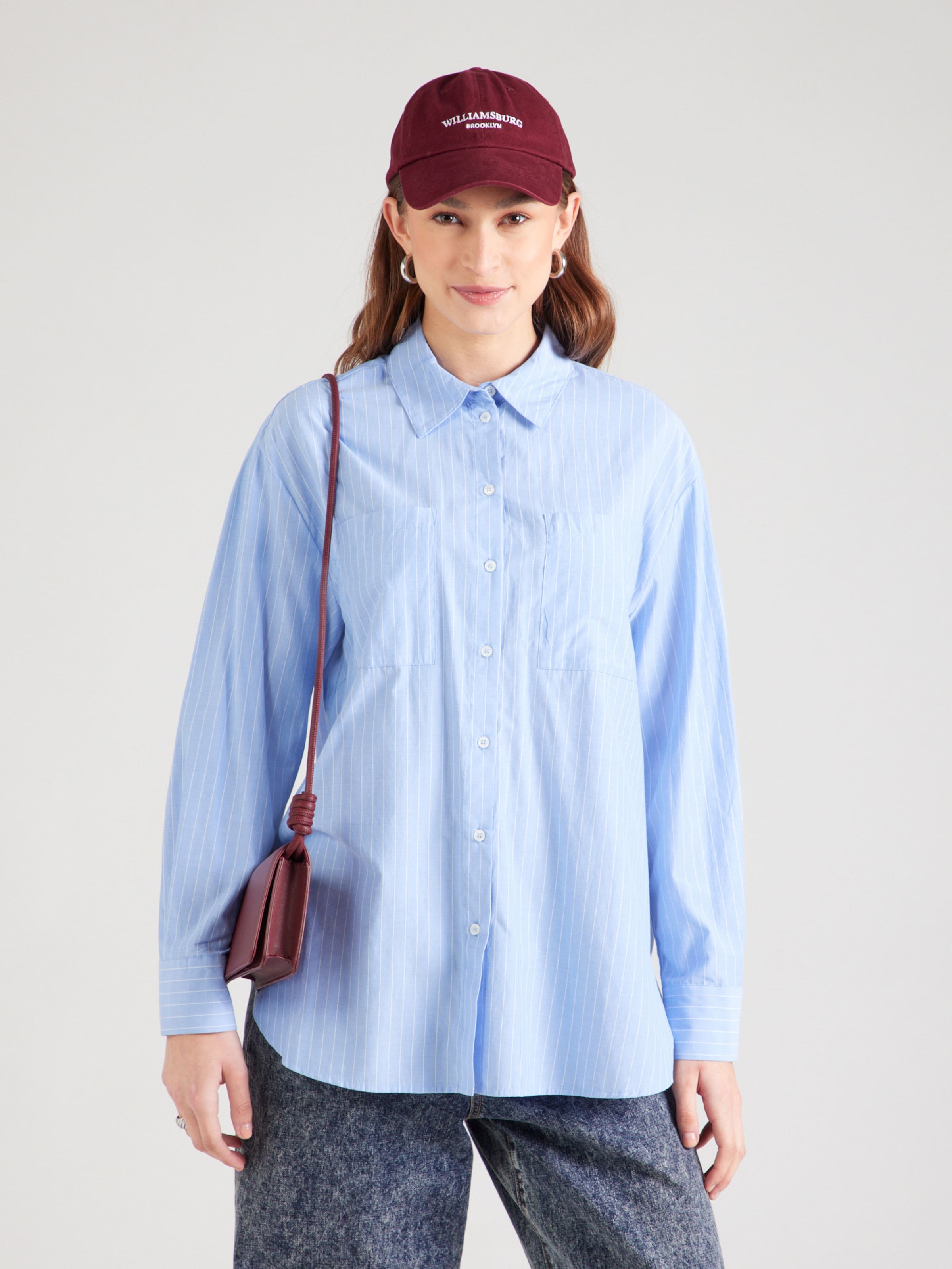 PIECES Pluus 'MELIA' helesinine / valge