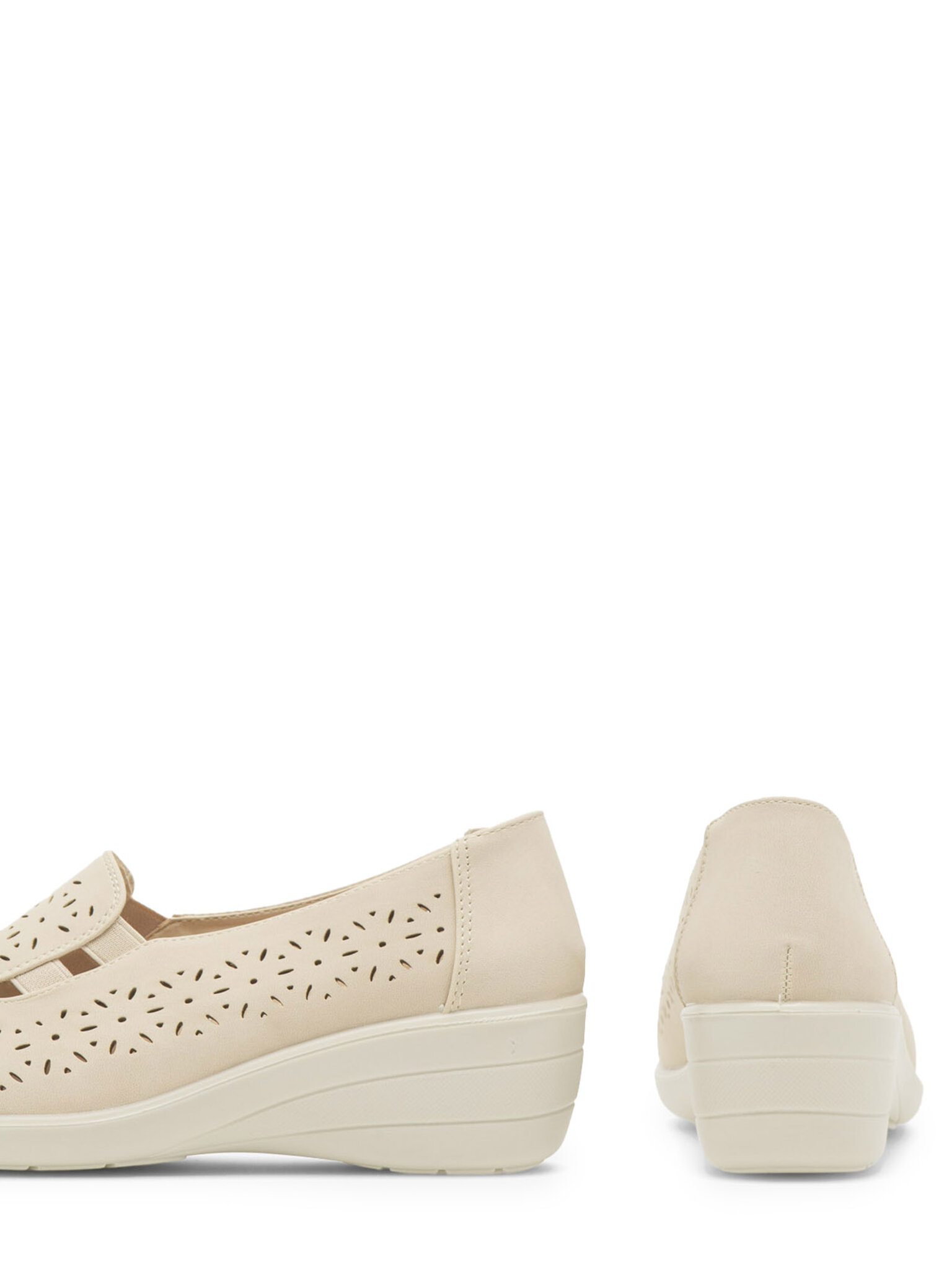 Poolsaapad Clara Barson