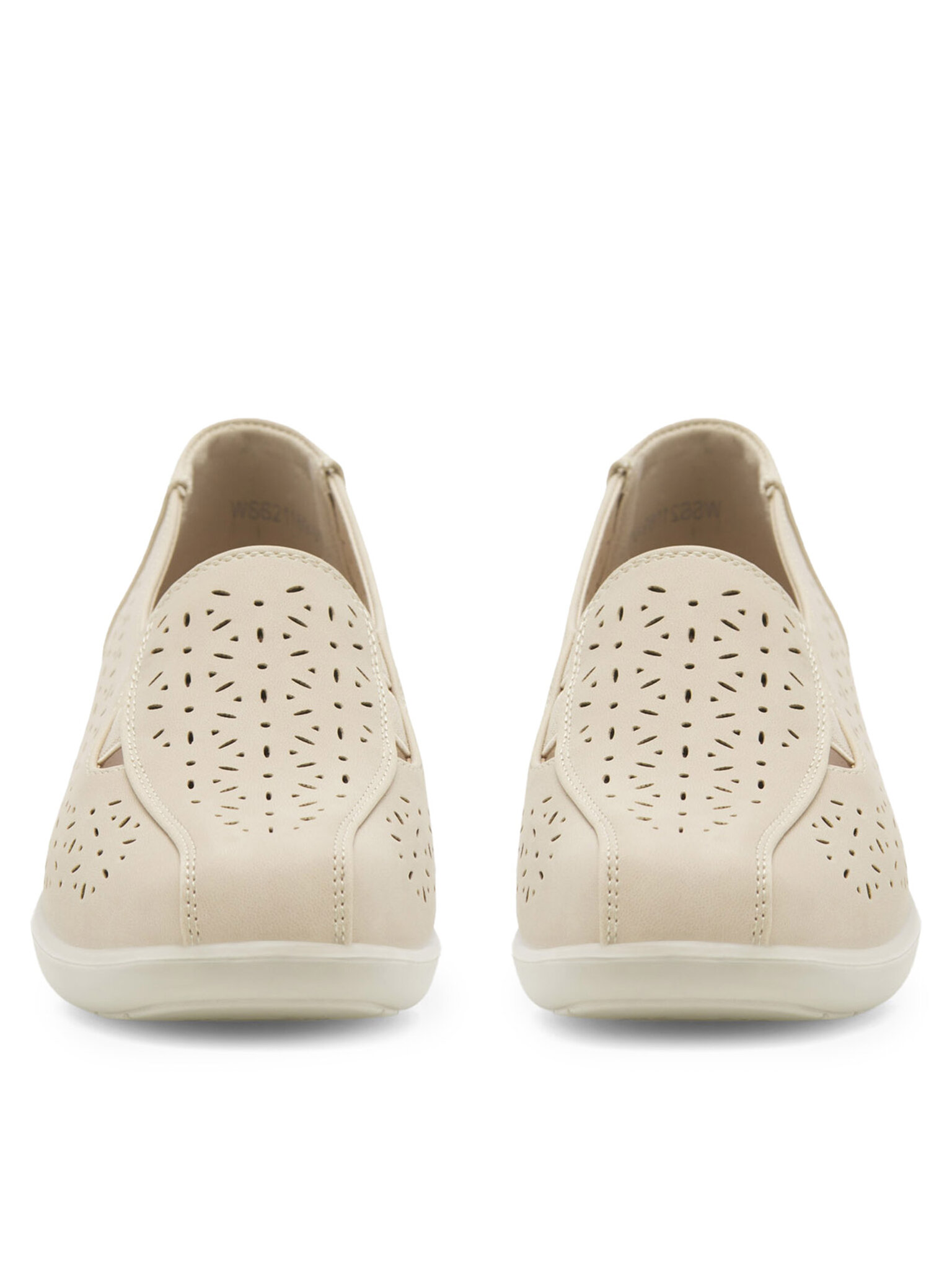 Poolsaapad Clara Barson