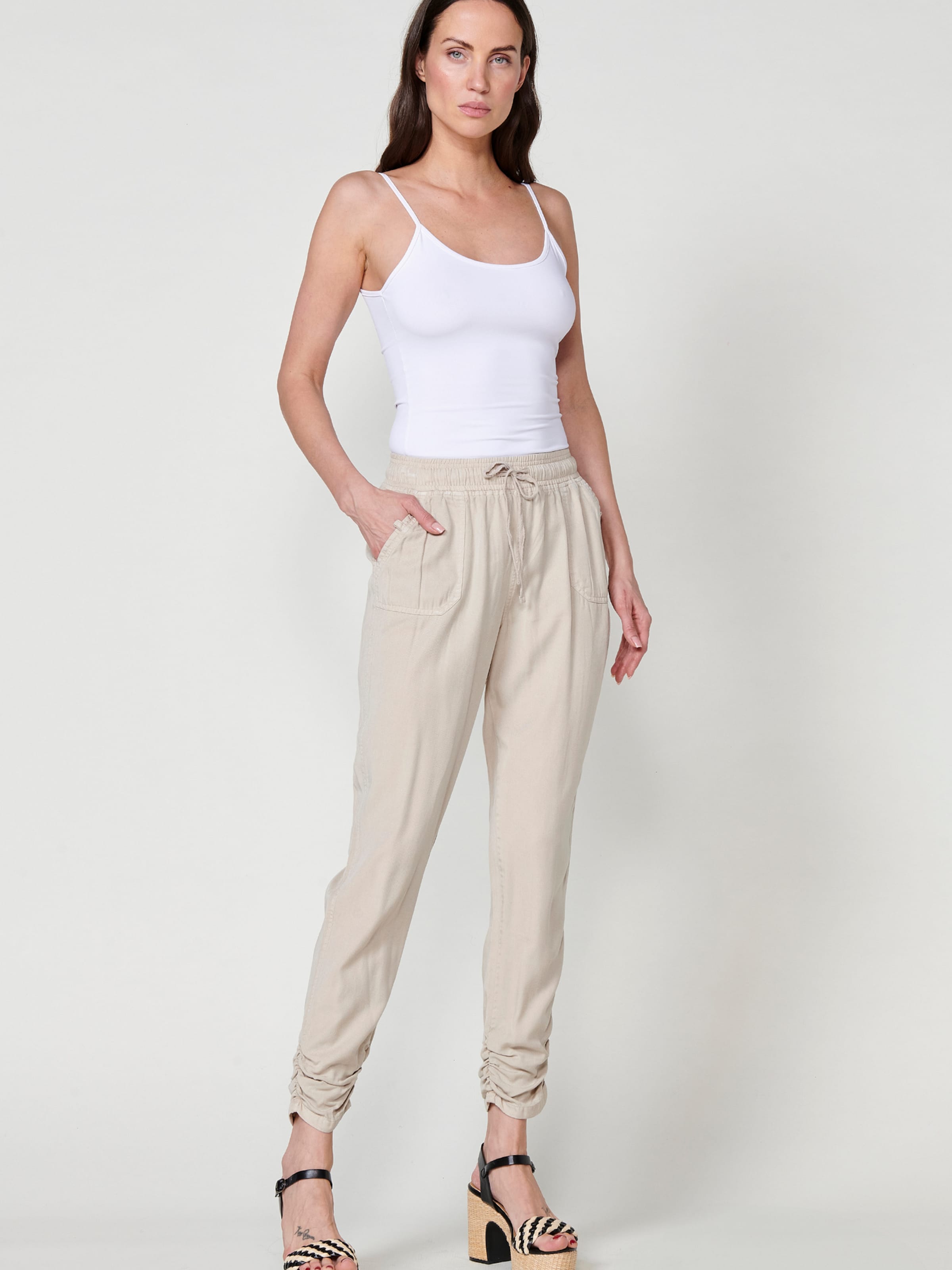 KOROSHI Püksid kreem