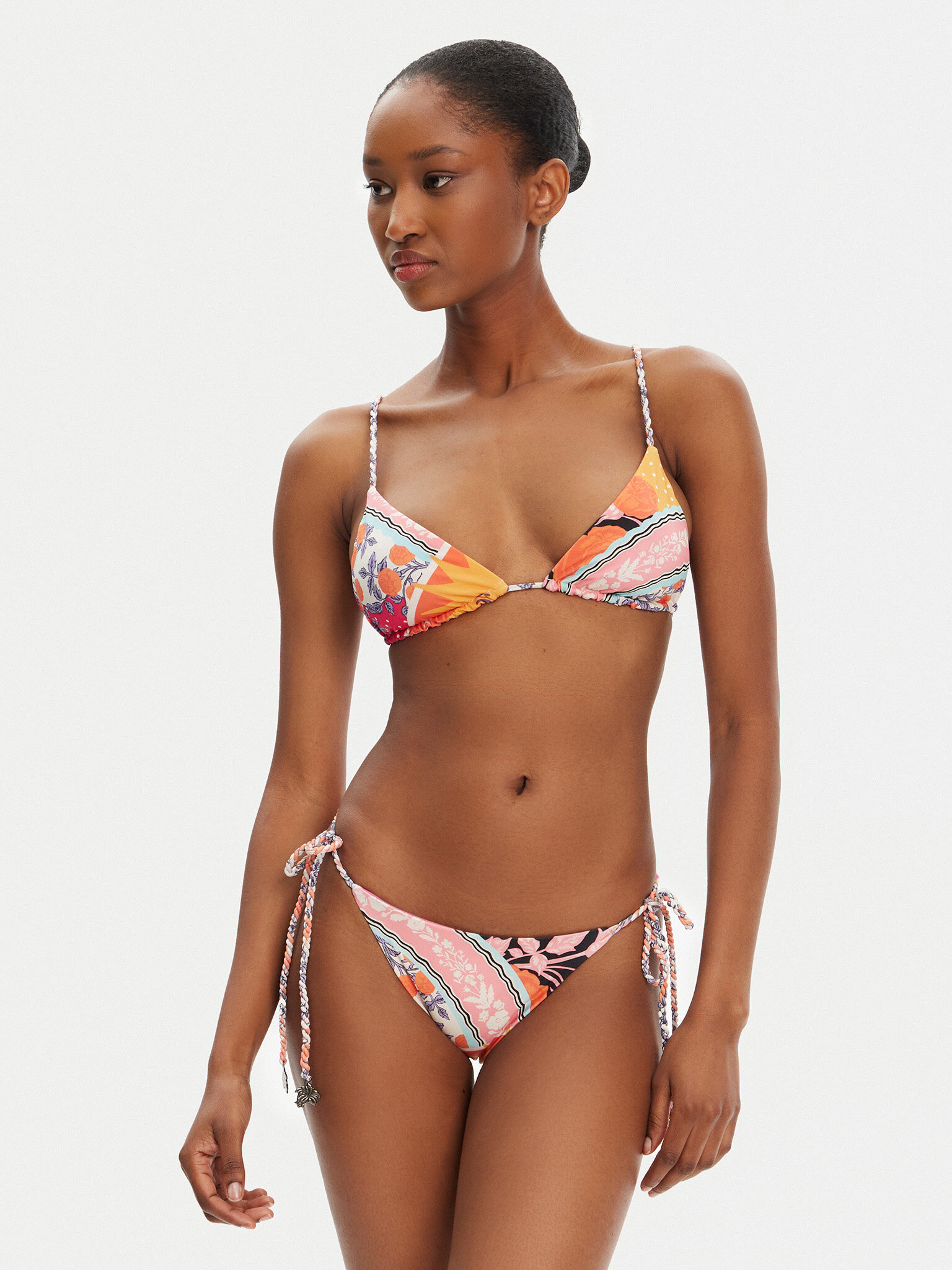 Bikini alumine osa Maaji