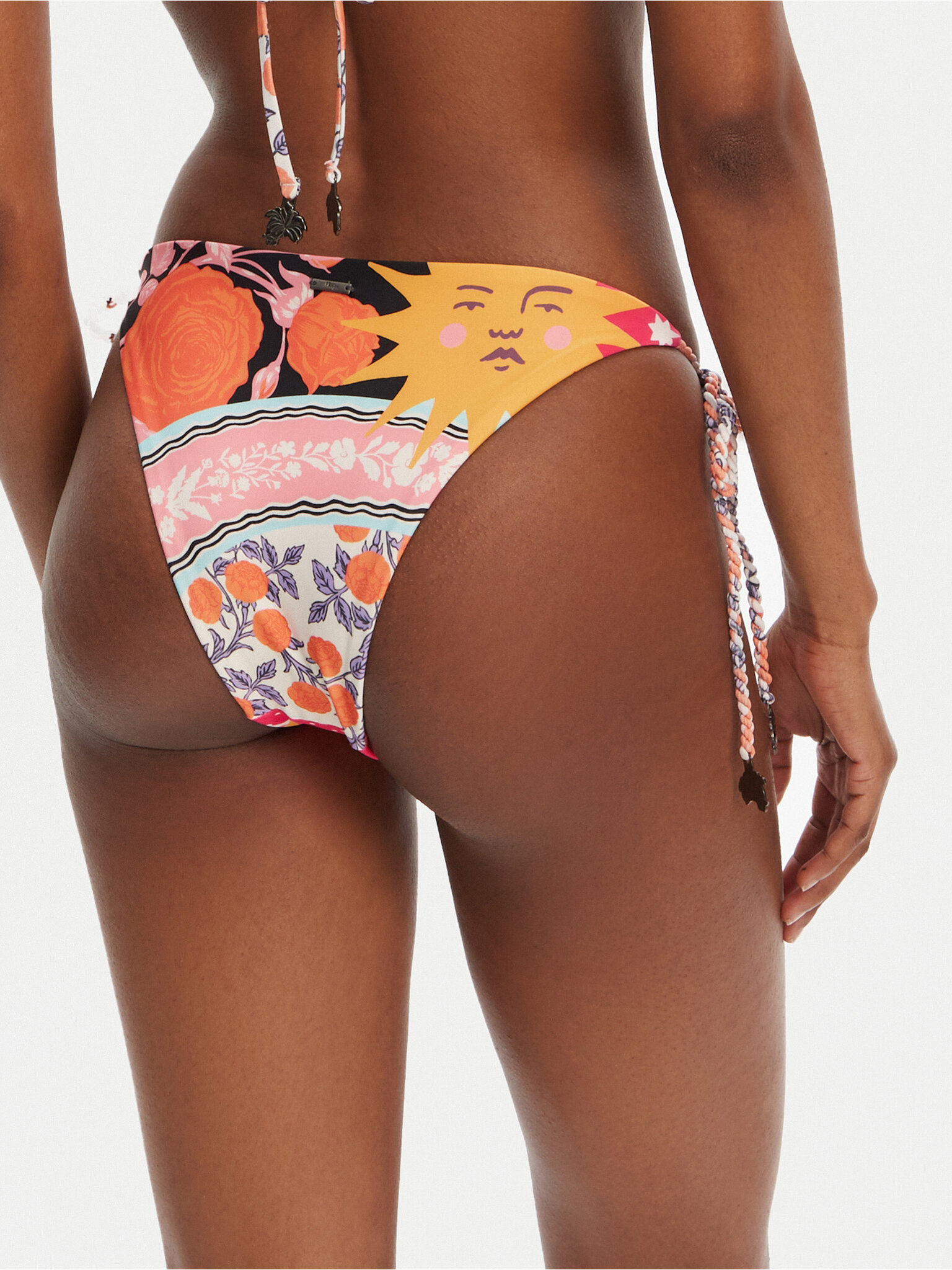 Bikini alumine osa Maaji