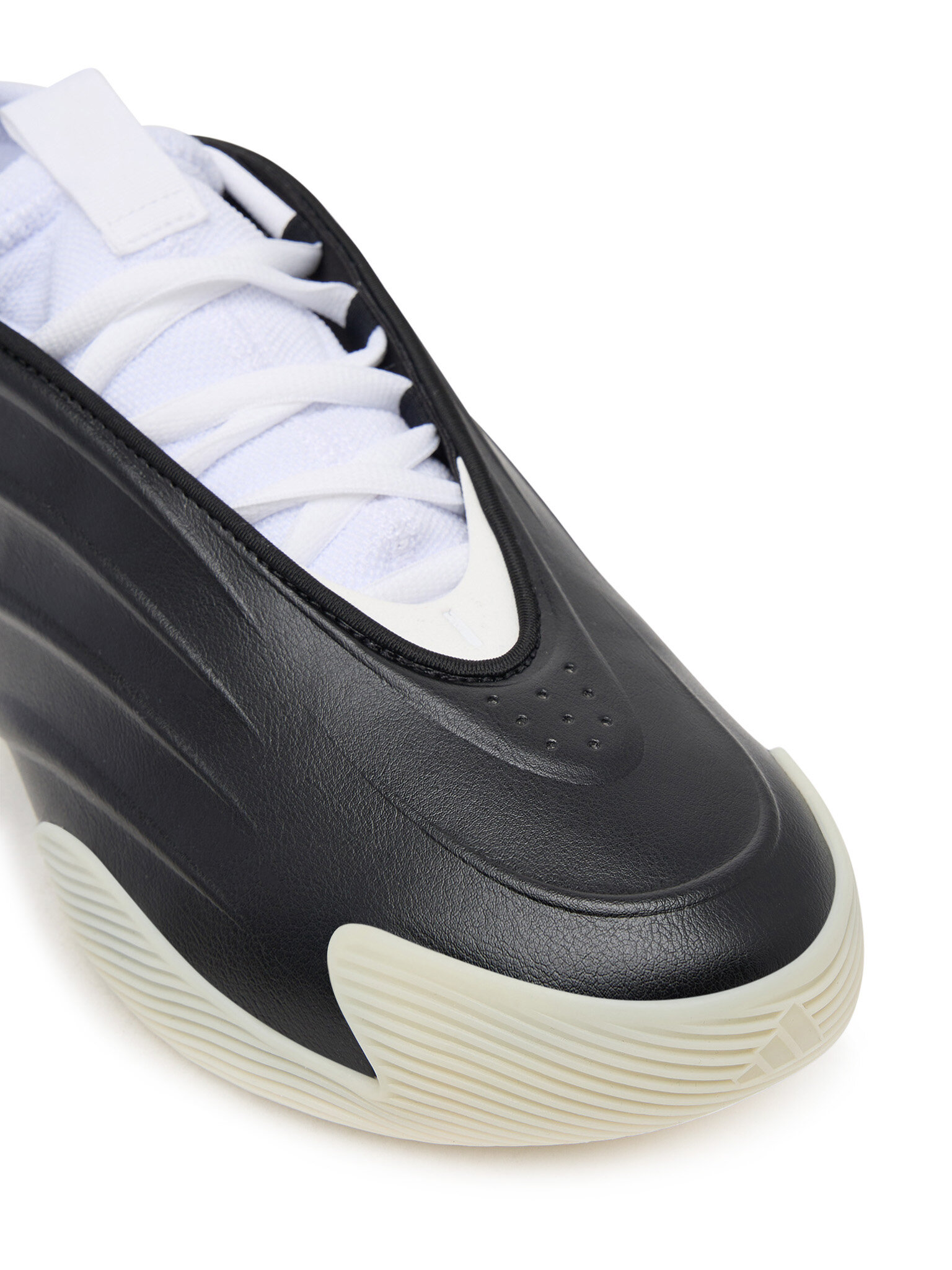 Korvpallijalatsid adidas