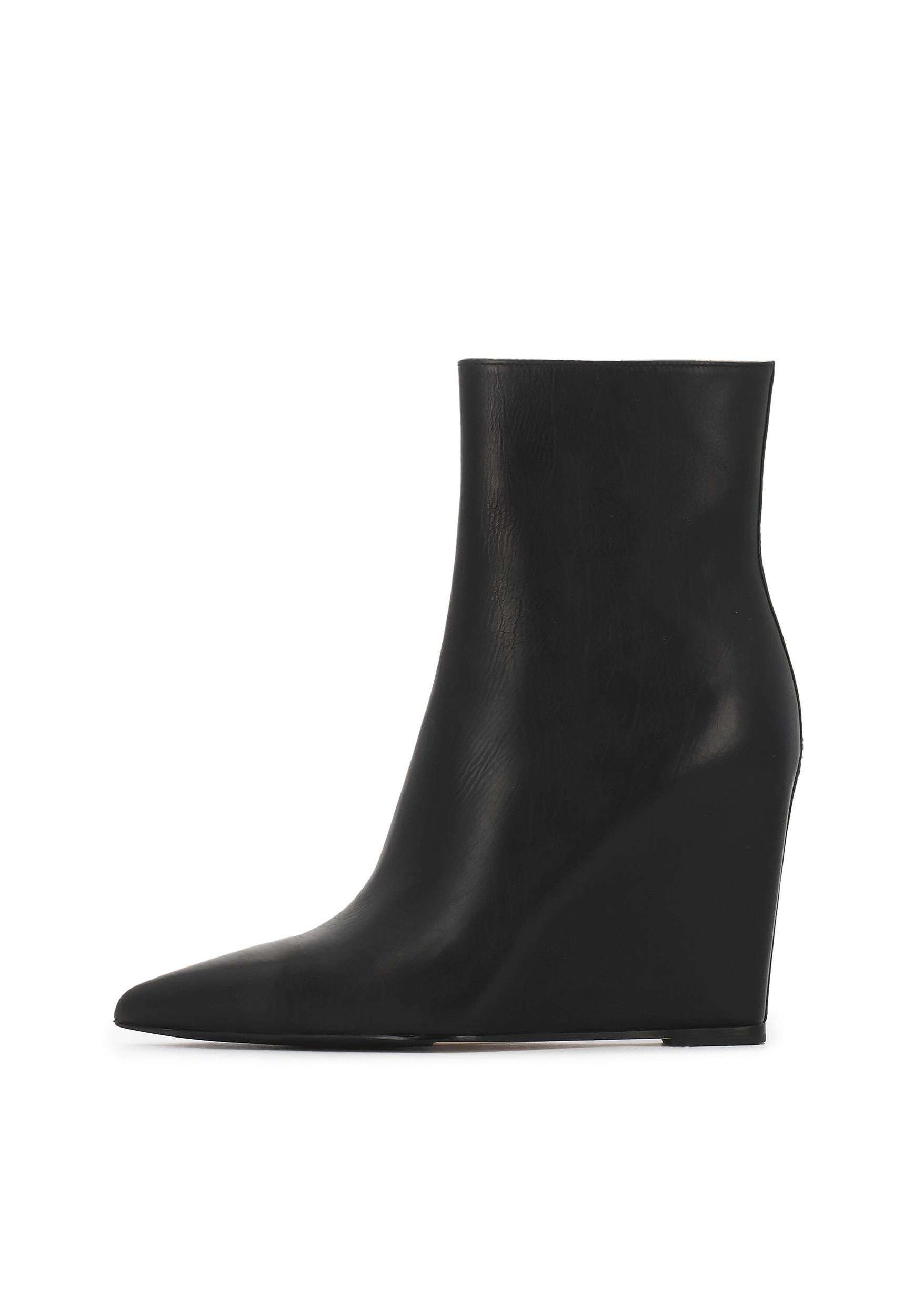 Kazar Studio Poolsaabas must