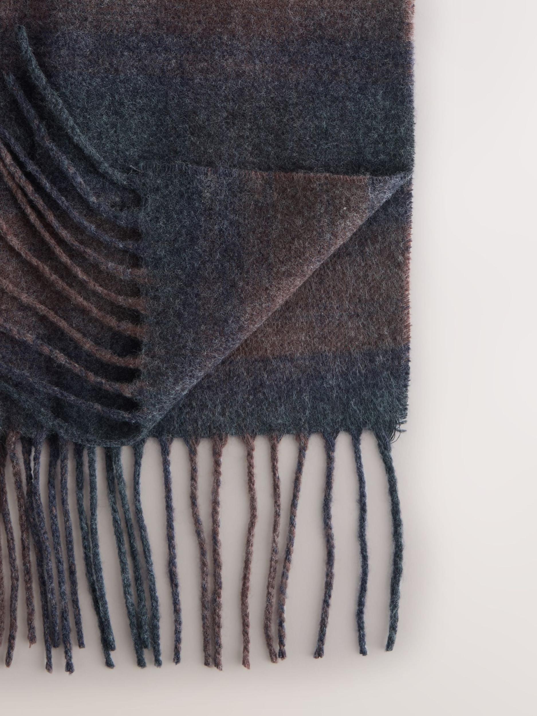 Next Sall meresinine / pruun