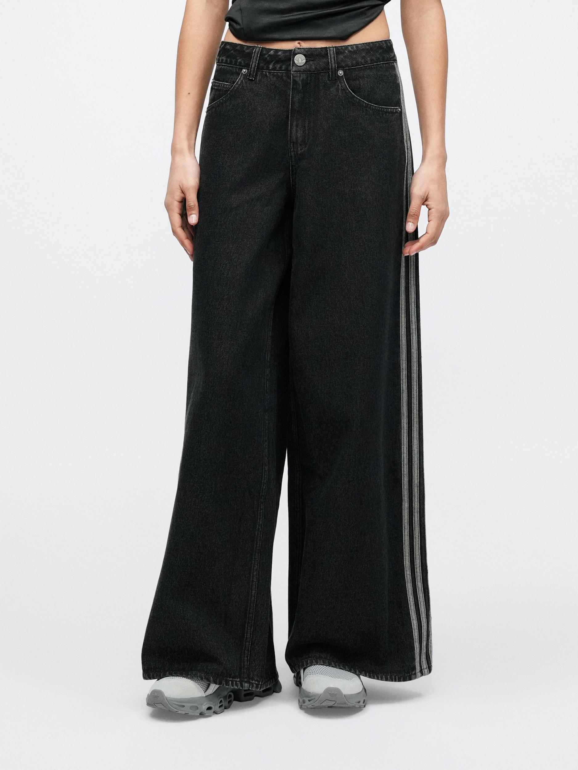 ADIDAS ORIGINALS Teksapüksid 'FIREBIRD' helehall / must teksariie