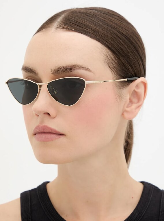 Mustad päikeseprillid