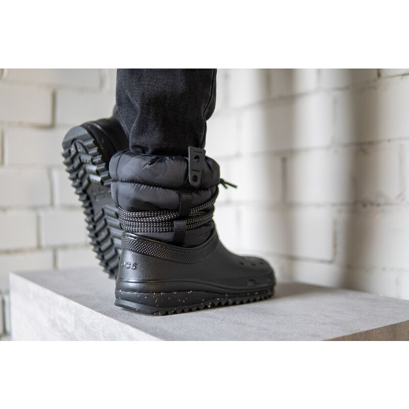 Crocs Classic Neo Puff Luxe Boot Women's Black