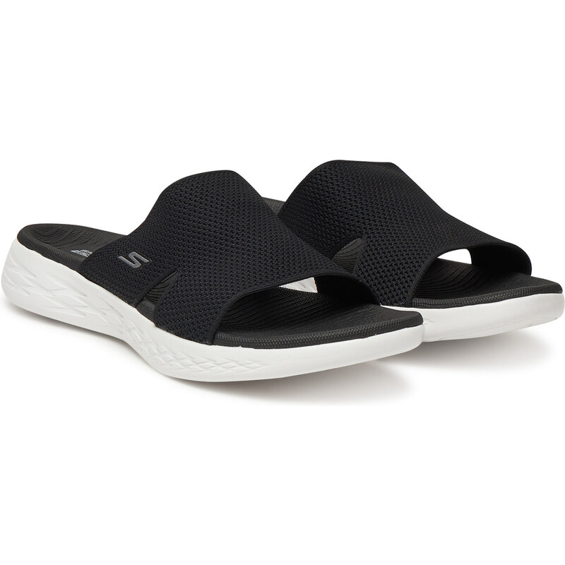 Plätud Skechers