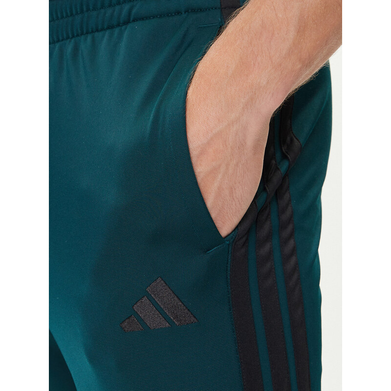 Spordidressid adidas