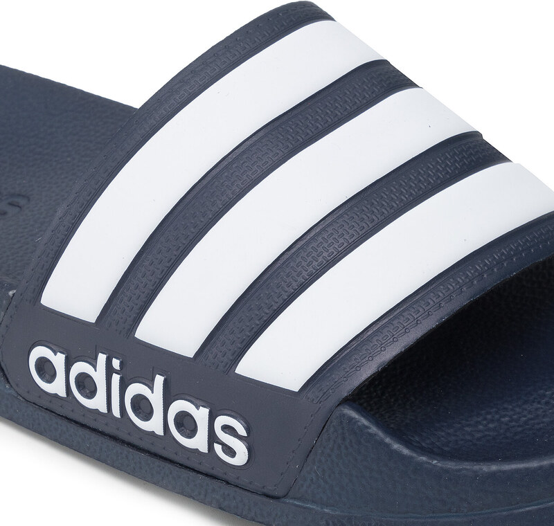 Plätud adidas