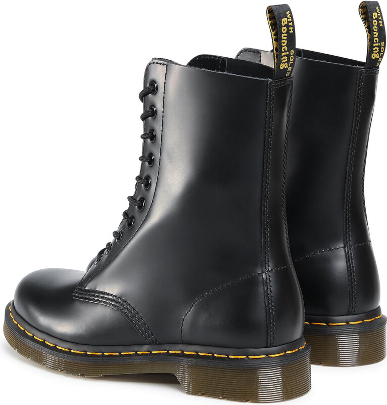 Lendurisaapad Dr. Martens