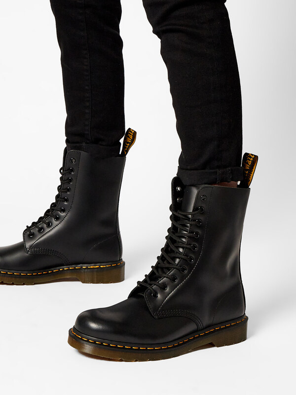 Lendurisaapad Dr. Martens
