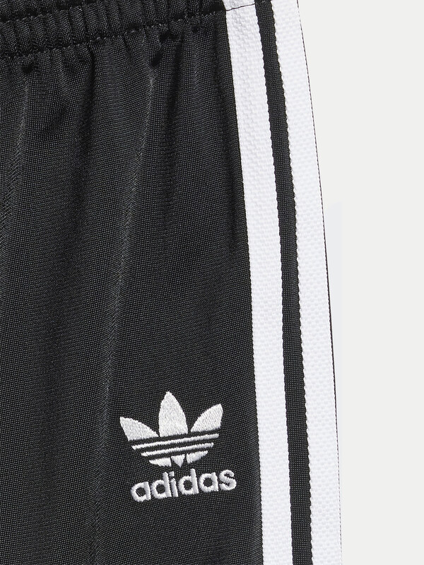 Spordidressid adidas