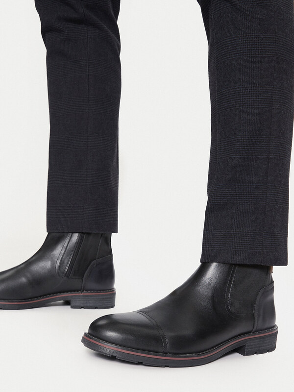 Poolsaapad Pikolinos