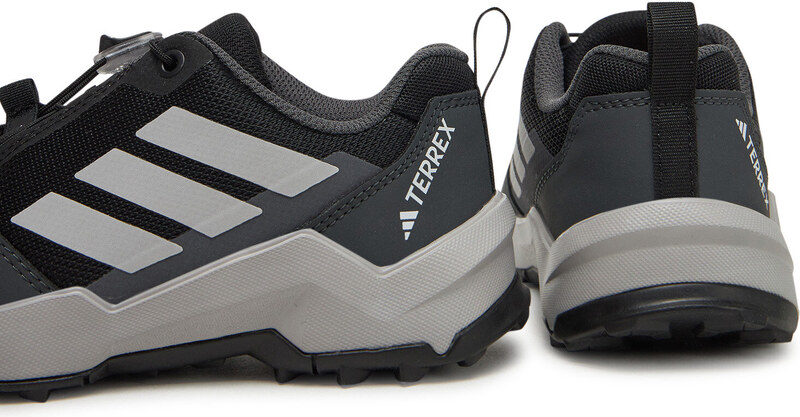 Matkajalatsid adidas