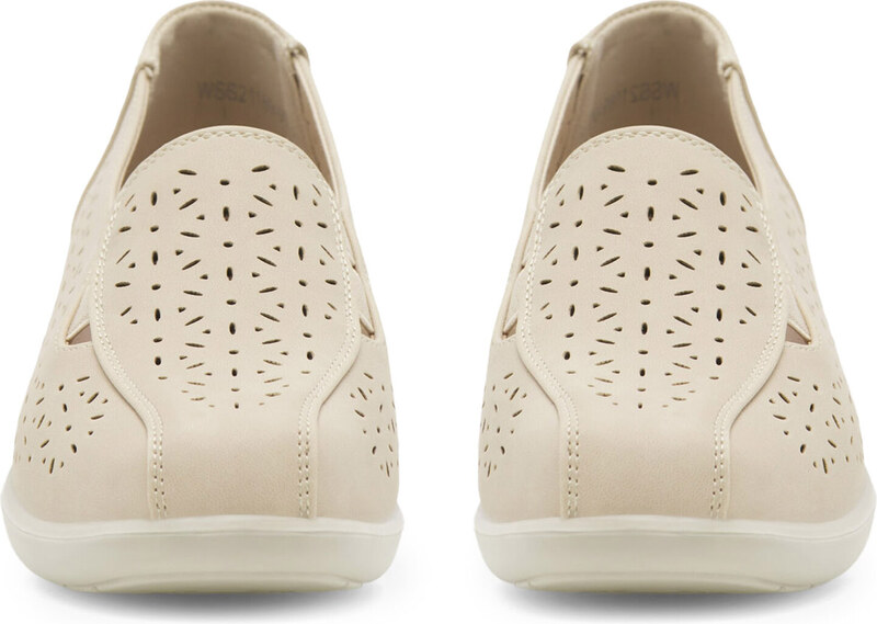 Poolsaapad Clara Barson