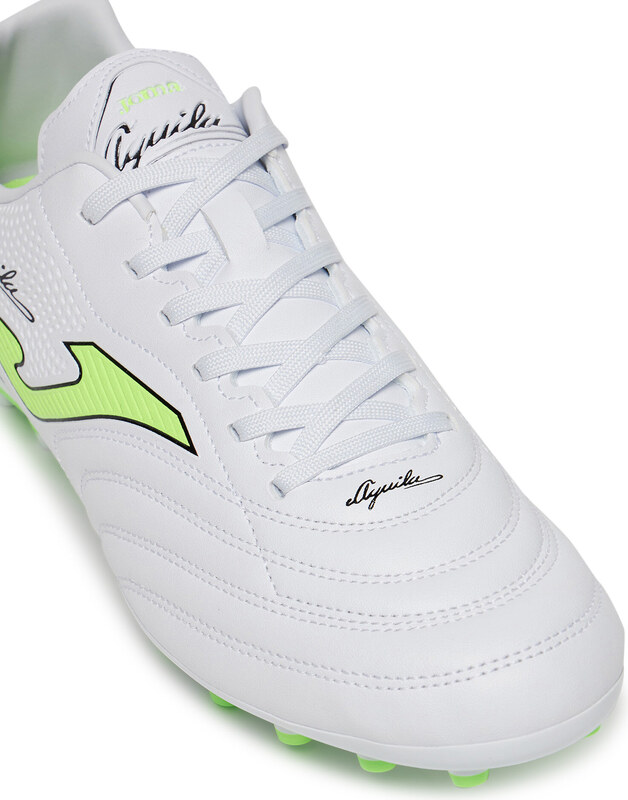 Jalgpallijalatsid Joma