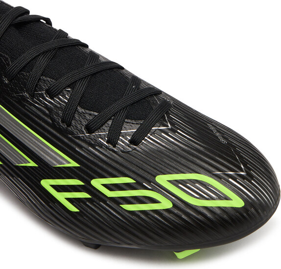 Jalgpallijalatsid adidas