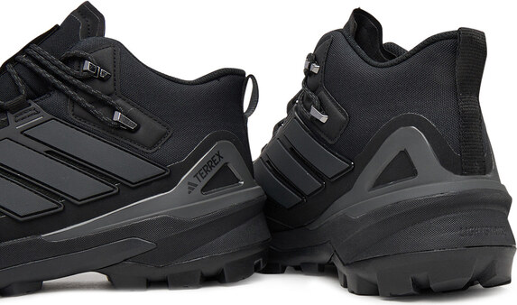 Matkajalatsid adidas