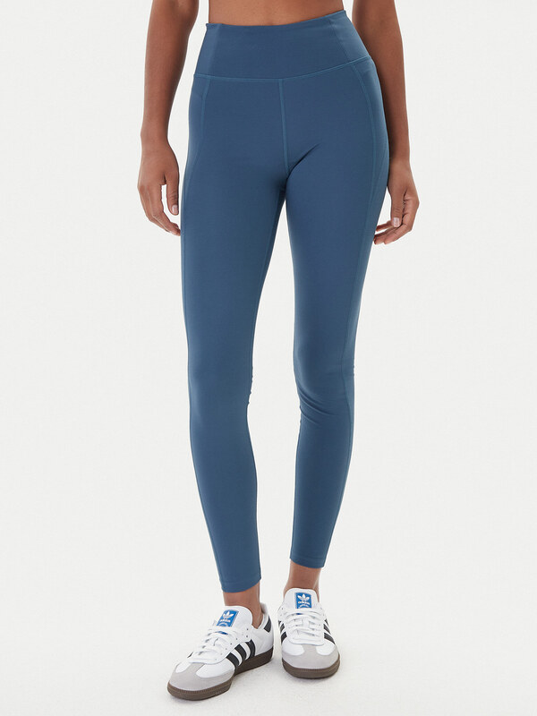 Retuusid Girlfriend Collective