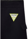 Komplekti kuuluvad t-särk ja spordišortsid Guess
